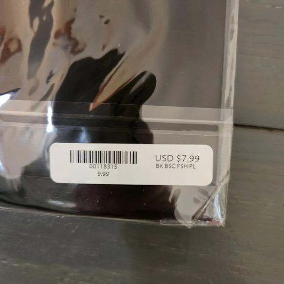 Spirit Halloween Women's Black Fishnet Tights plus size - Picture 6 of 6